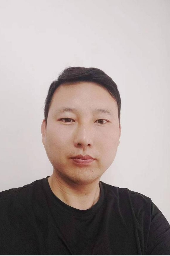 个人上半身照片